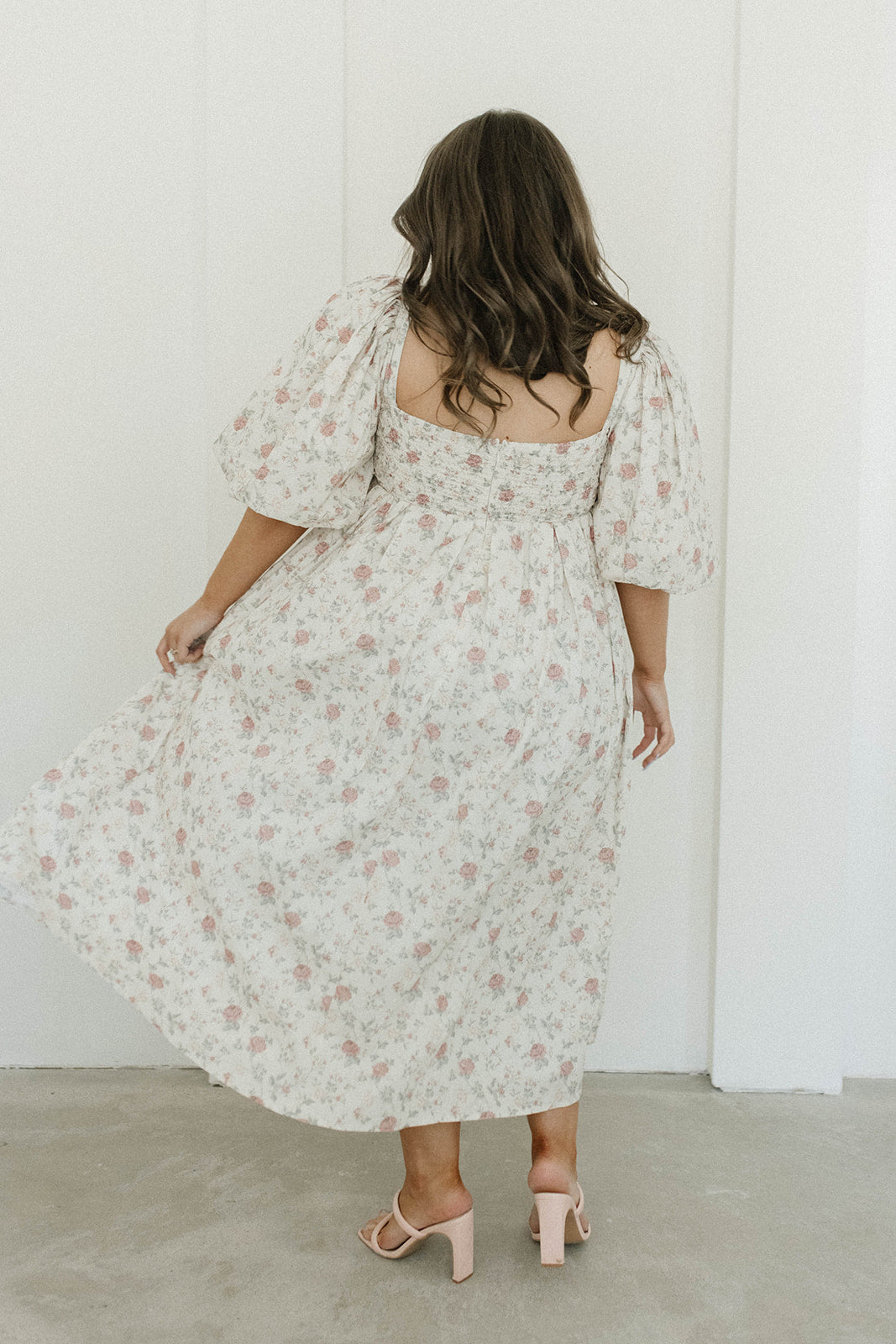 Harlow Maxi Dress in Off-White Floral - Bump Friendly & Inclusive Sizing (S-3XL) *Final-Sale*