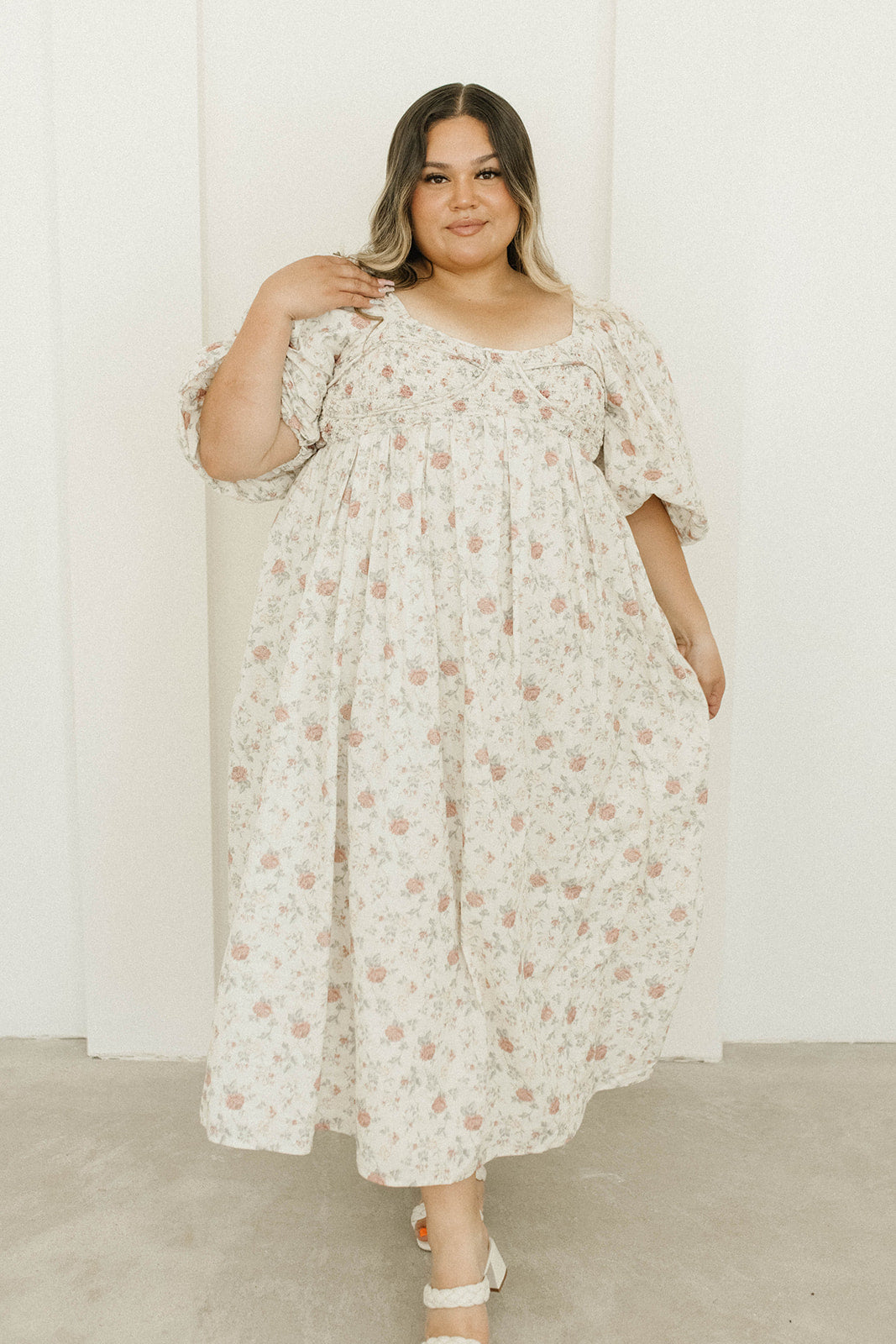 Harlow Maxi Dress in Off-White Floral - Bump Friendly & Inclusive Sizing (S-3XL) *Final-Sale*