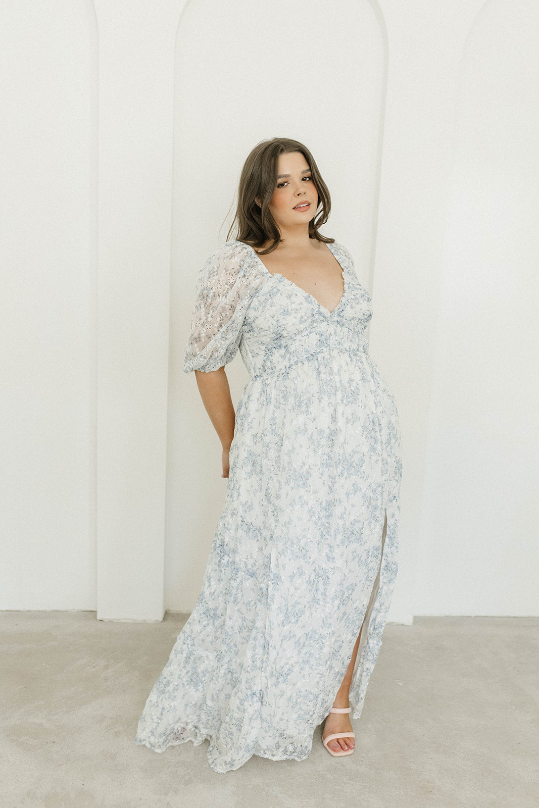Daphne High Slit Eyelet Detail Maxi Dress in Blue and White Floral - Inclusive Sizing