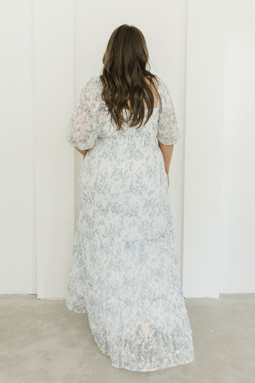 Daphne High Slit Eyelet Detail Maxi Dress in Blue and White Floral - Inclusive Sizing