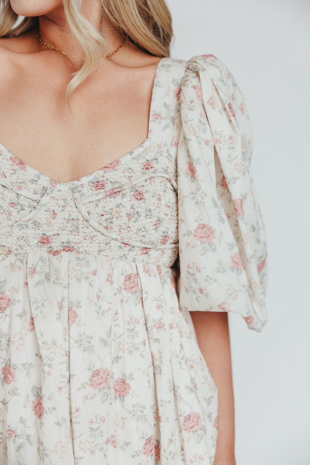 Harlow Maxi Dress in Off-White Floral - Bump Friendly & Inclusive Sizing (S-3XL) *Final-Sale*