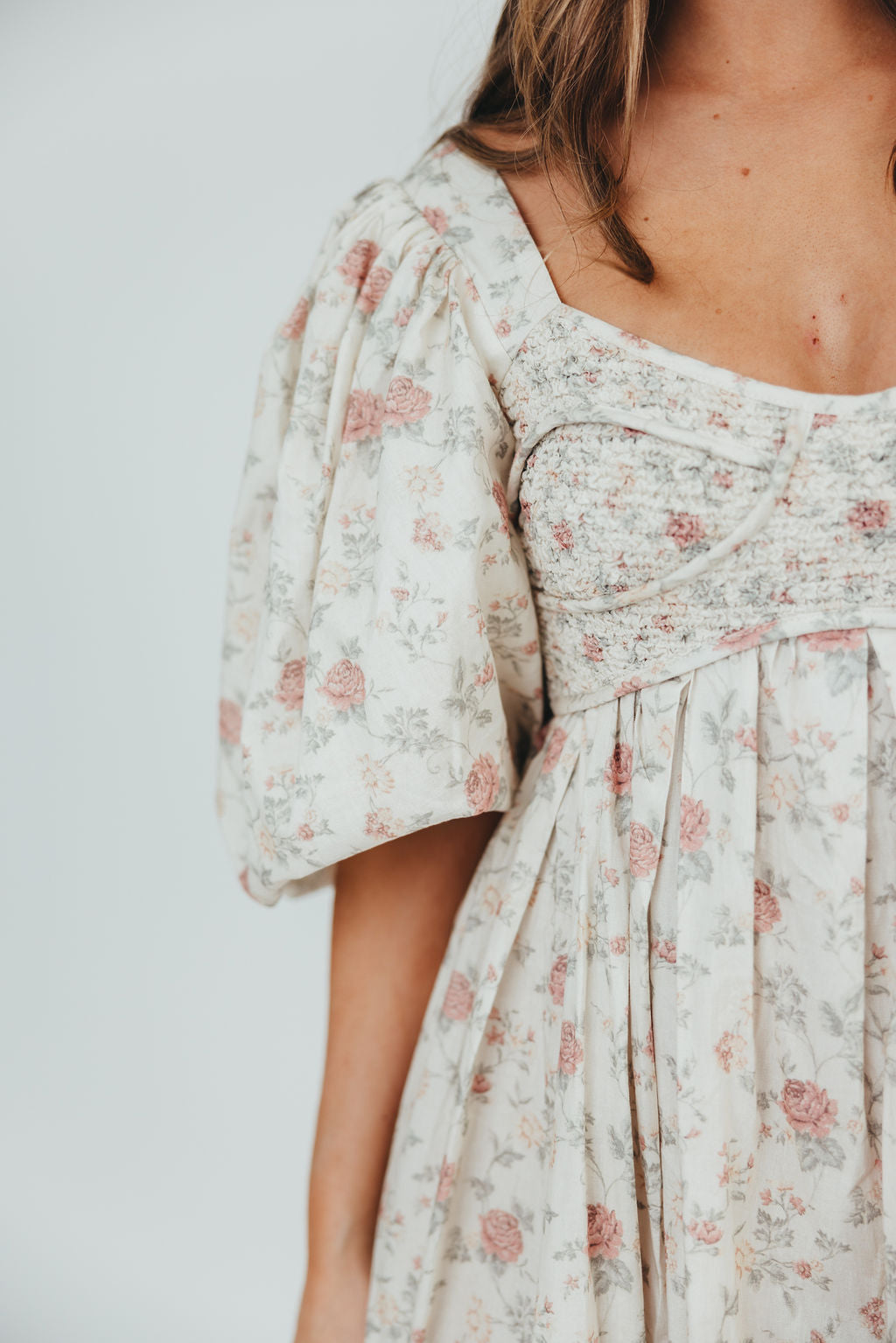 Harlow Maxi Dress in Off-White Floral - Bump Friendly & Inclusive Sizing (S-3XL) *Final-Sale*