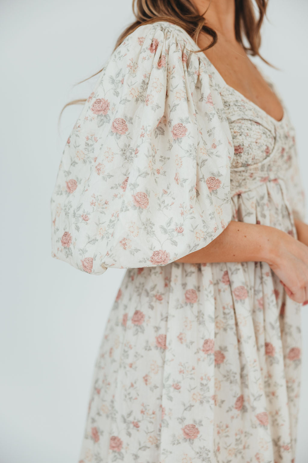 Harlow Maxi Dress in Off-White Floral - Bump Friendly & Inclusive Sizing (S-3XL) *Final-Sale*