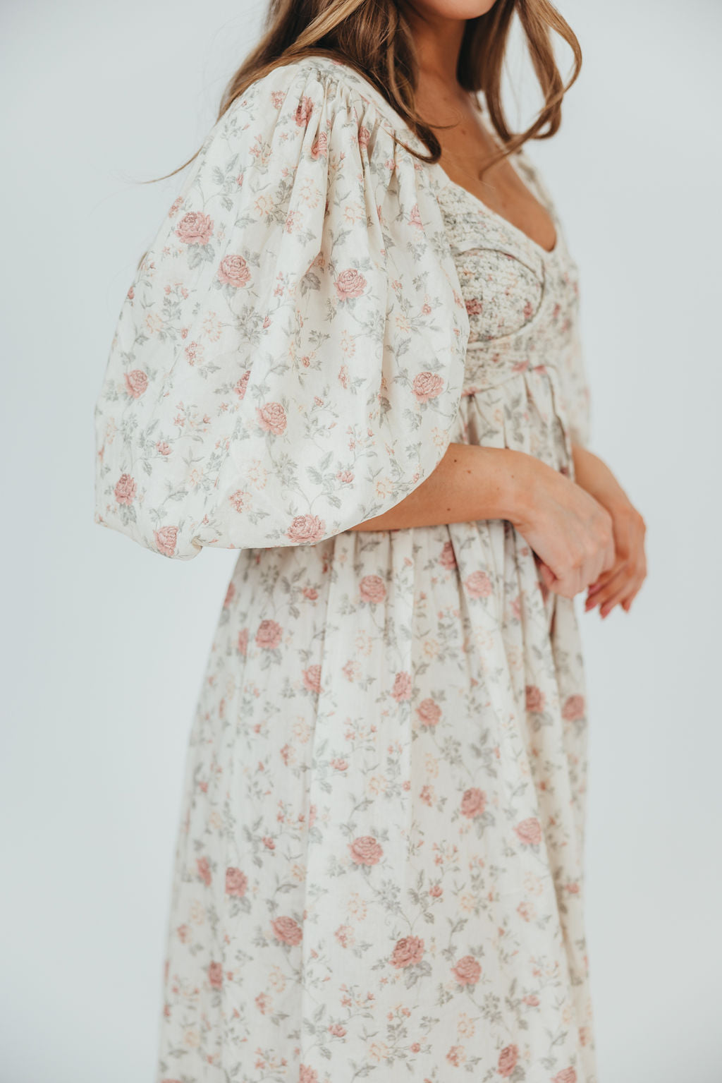 Harlow Maxi Dress in Off-White Floral - Bump Friendly & Inclusive Sizing (S-3XL) *Final-Sale*