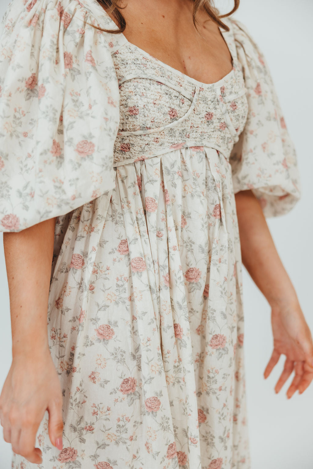 Harlow Maxi Dress in Off-White Floral - Bump Friendly & Inclusive Sizing (S-3XL) *Final-Sale*
