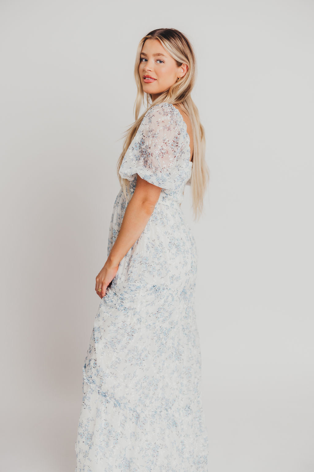 Daphne High Slit Eyelet Detail Maxi Dress in Blue and White Floral - Inclusive Sizing