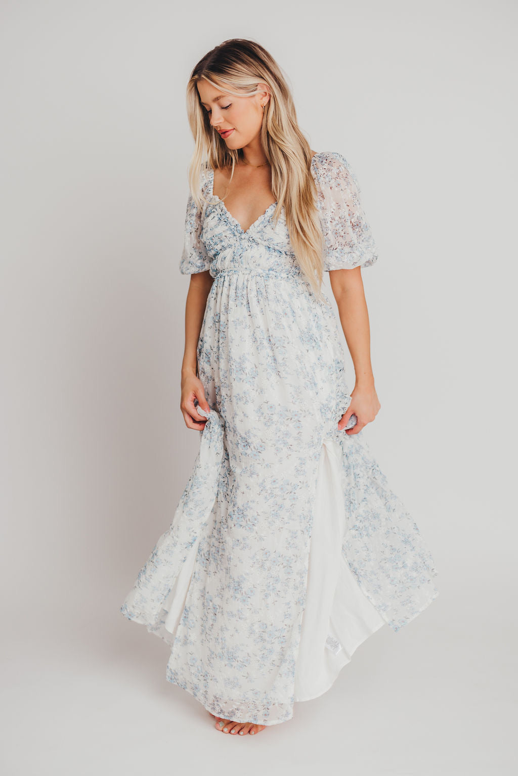 Daphne High Slit Eyelet Detail Maxi Dress in Blue and White Floral - Inclusive Sizing